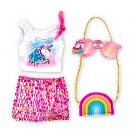 Nancy un dia con look de unicornio